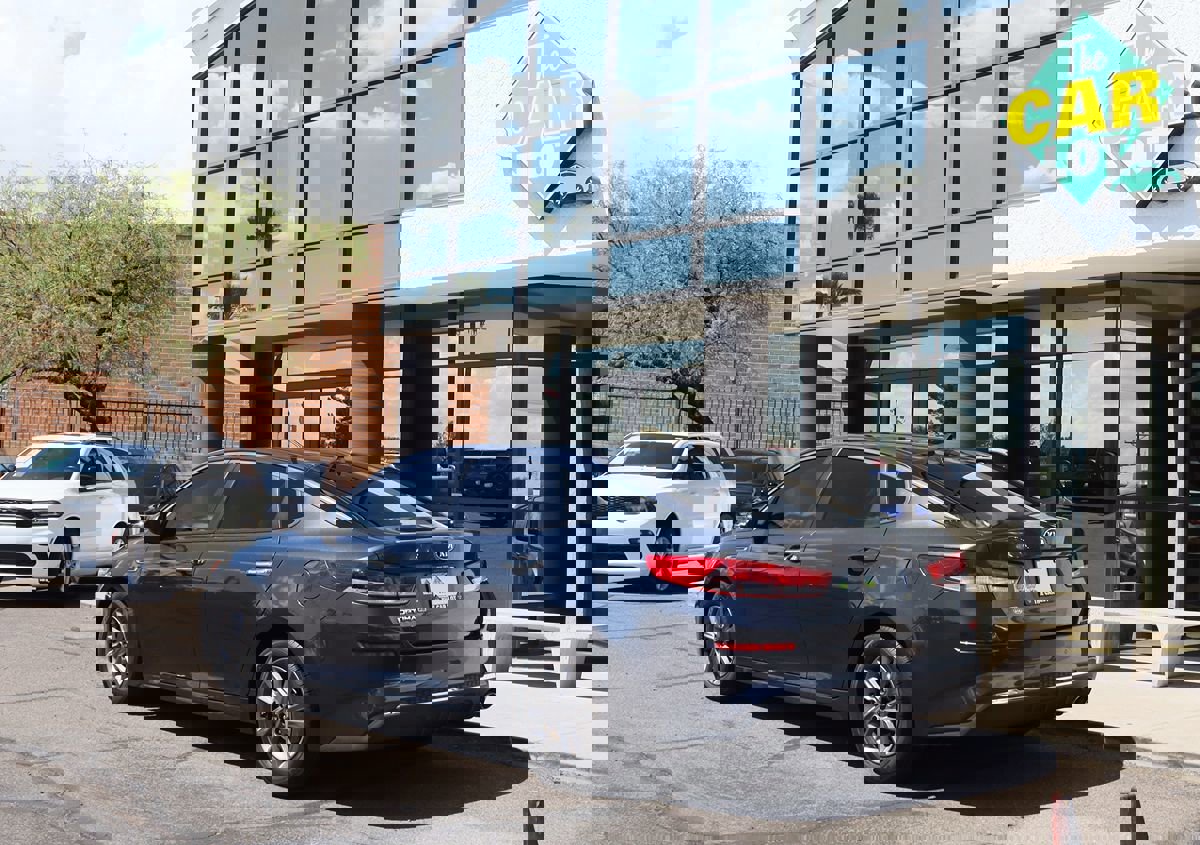 Used 2020 Kia Optima LX image 9