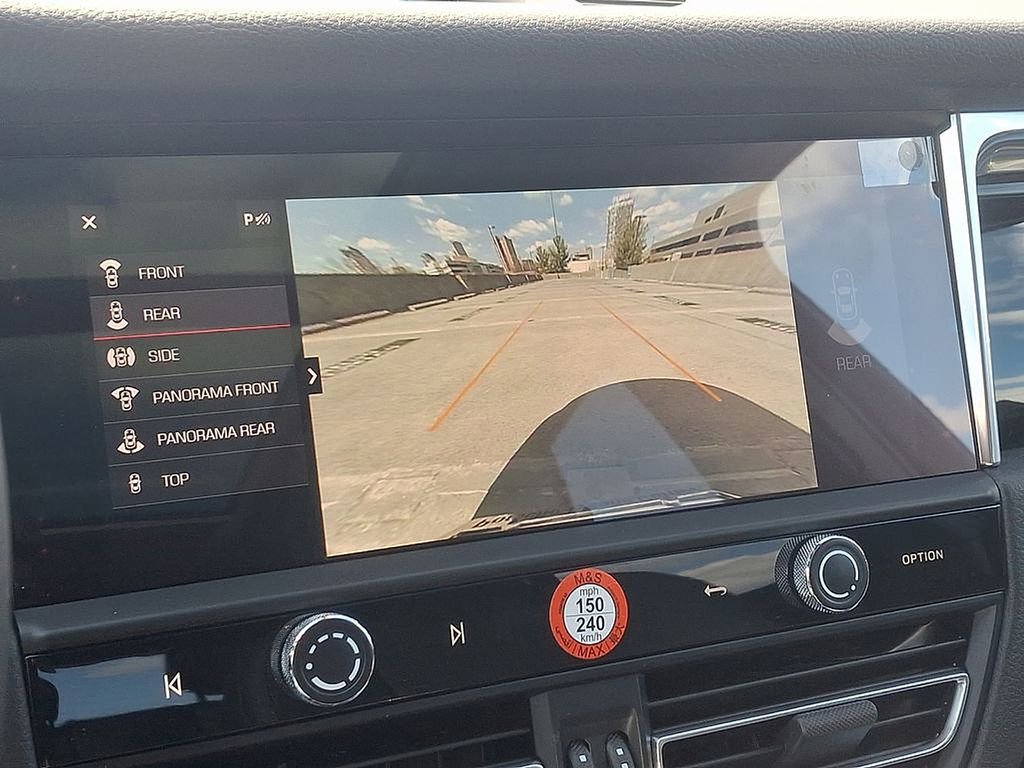 Used 2025 Porsche Macan image 21