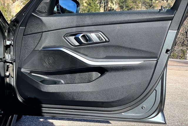 Used 2019 BMW 330i xDrive Sedan w/ Convenience Package image 28