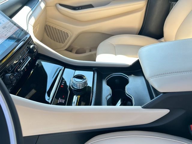 Used 2024 Jeep Grand Cherokee Limited w/ Black Appearance Package image 39