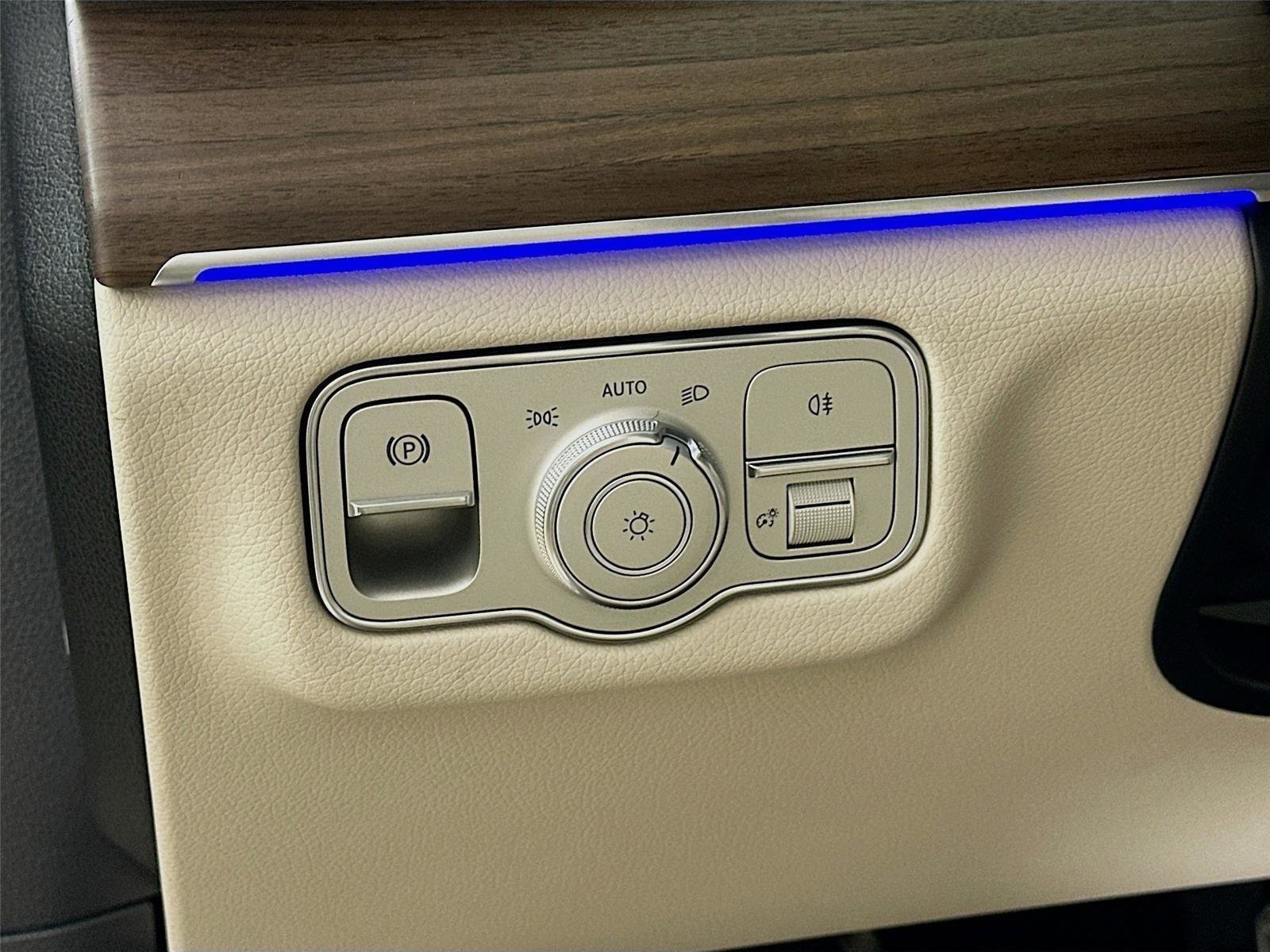 Used 2026 Mercedes-Benz GLS 450 4MATIC image 10