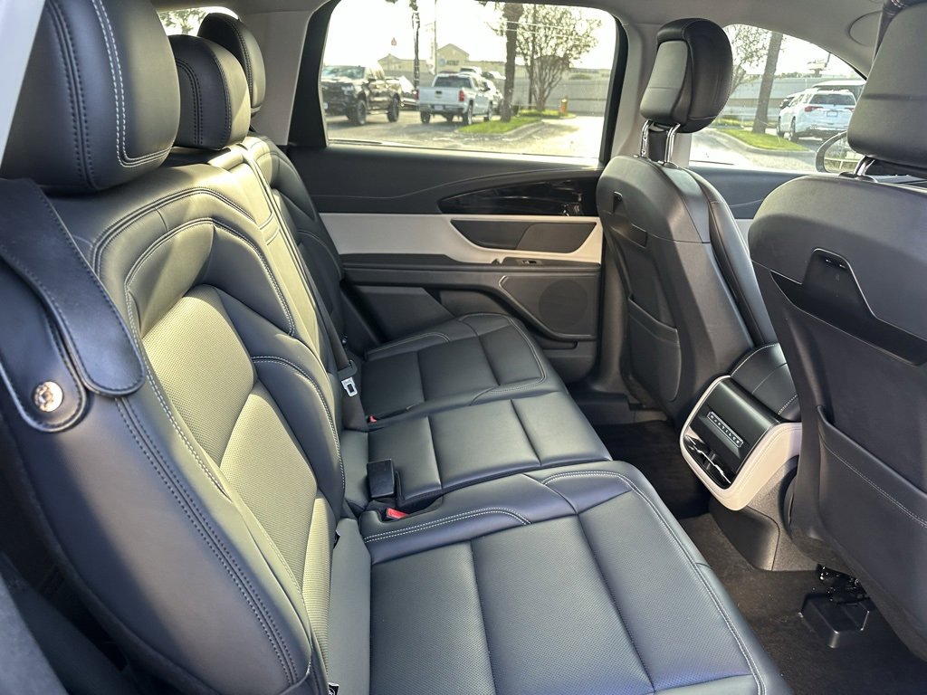 Used 2024 Lincoln Nautilus Premier image 20