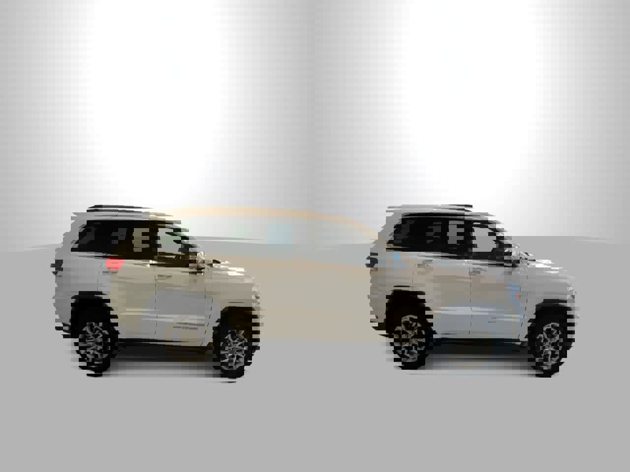 Used 2014 Jeep Grand Cherokee Limited image 9