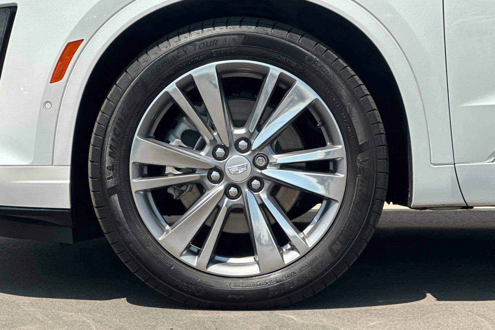 Used 2024 Cadillac XT6 Premium Luxury w/ Technology Package FWD image 38