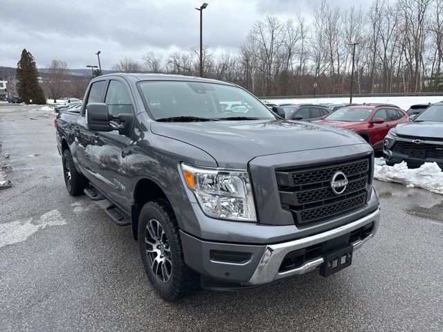 Used 2024 Nissan Titan SV w/ SV Convenience Package image 10