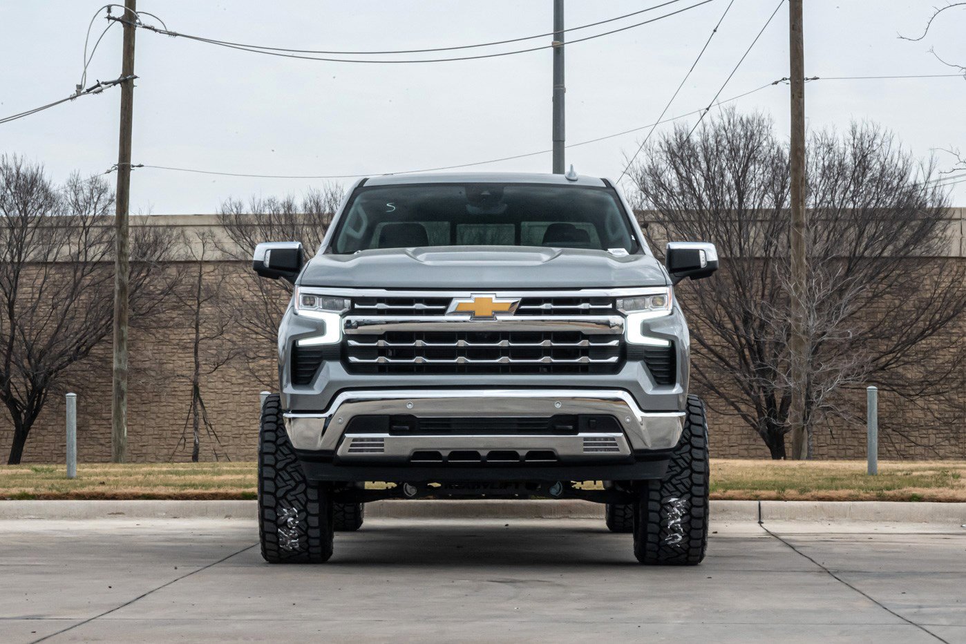 Used 2025 Chevrolet Silverado 1500 LTZ image 3
