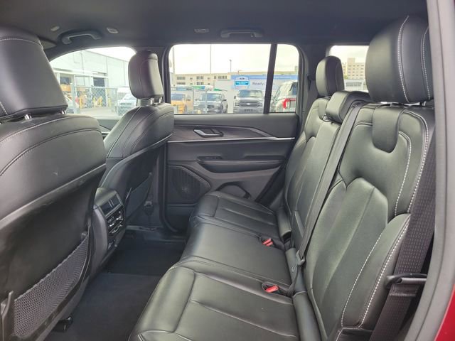 Used 2024 Jeep Grand Cherokee Limited RWD image 5