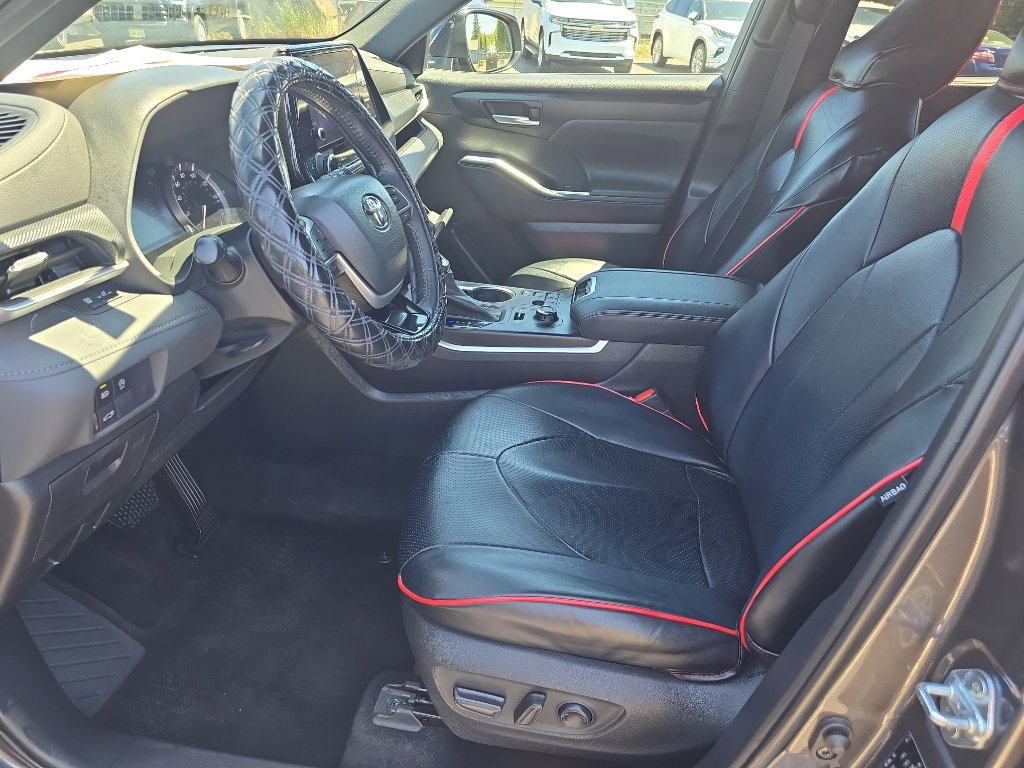 Certified 2023 Toyota Highlander XSE image 16