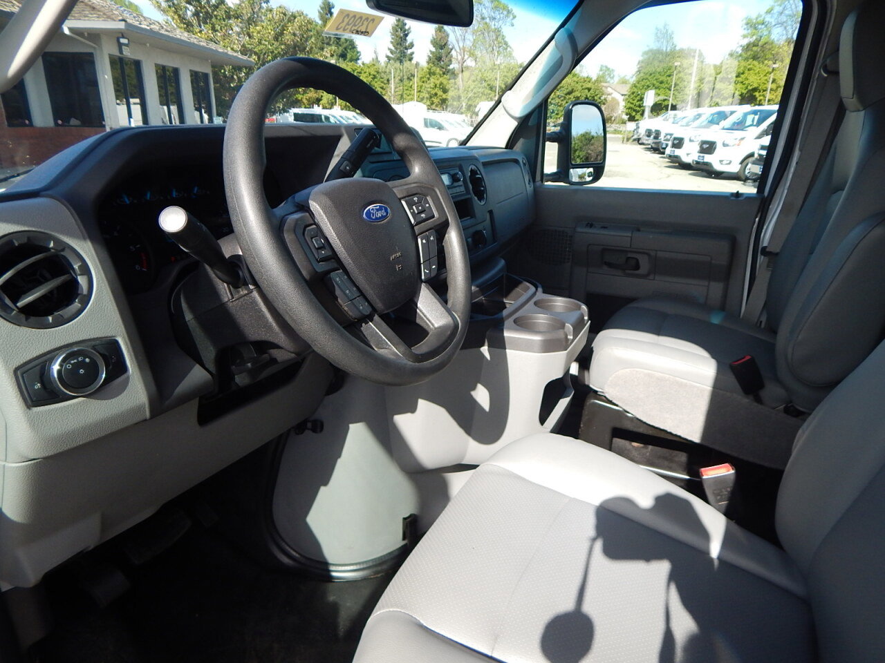 Used 2022 Ford E-450 and Econoline 450 Super Duty w/ Power Windows & Locks Group RWD image 2