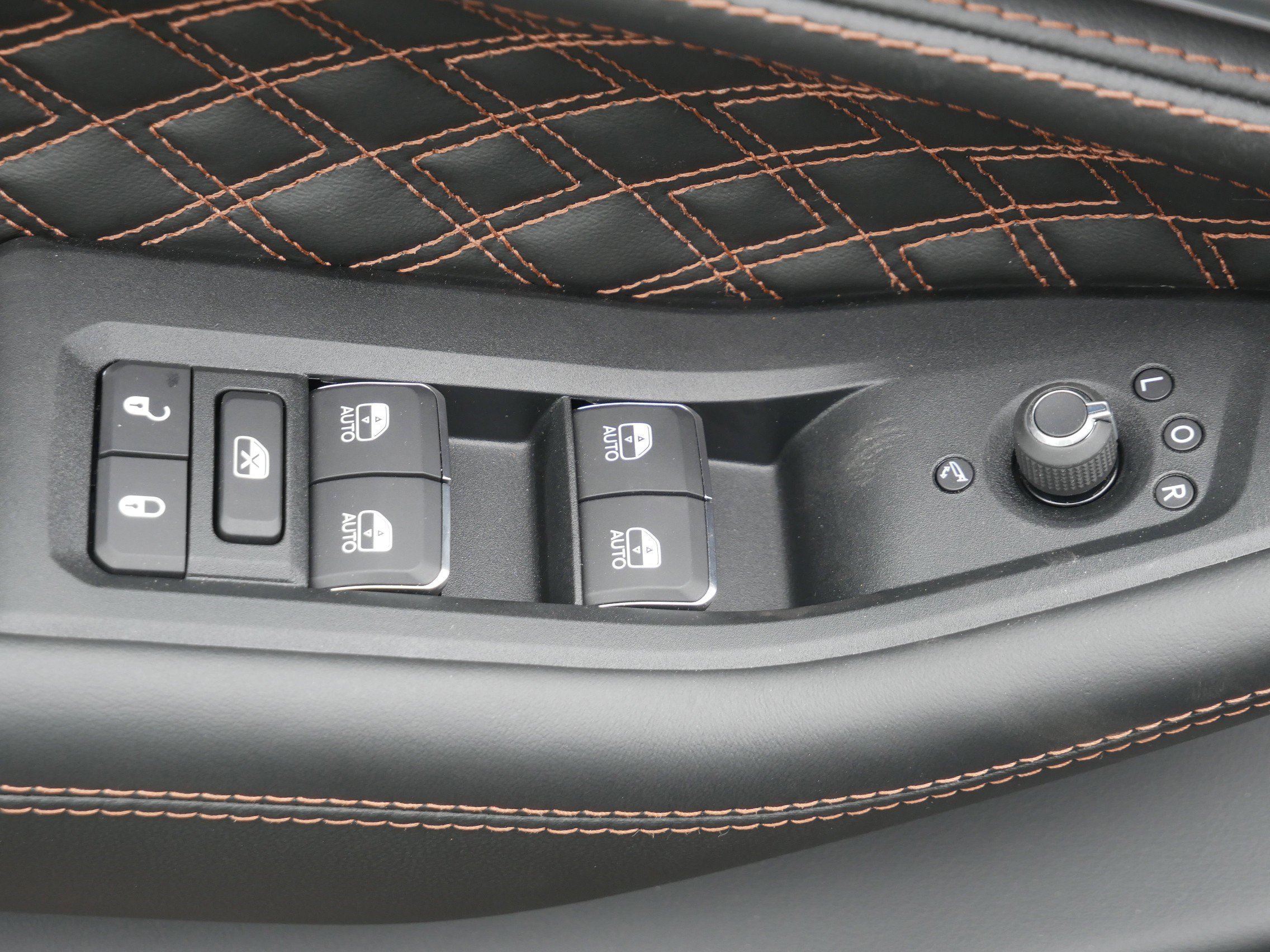 New 2026 Jeep Grand Cherokee Summit AWD/4WD image 13