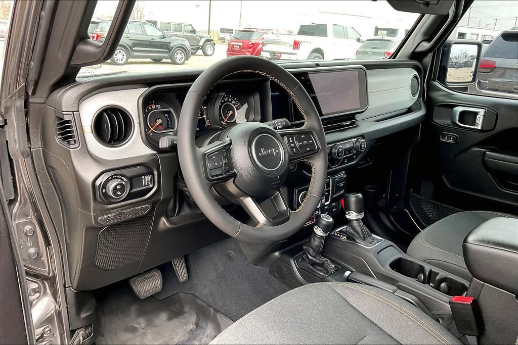 Used 2024 Jeep Gladiator Willys image 14