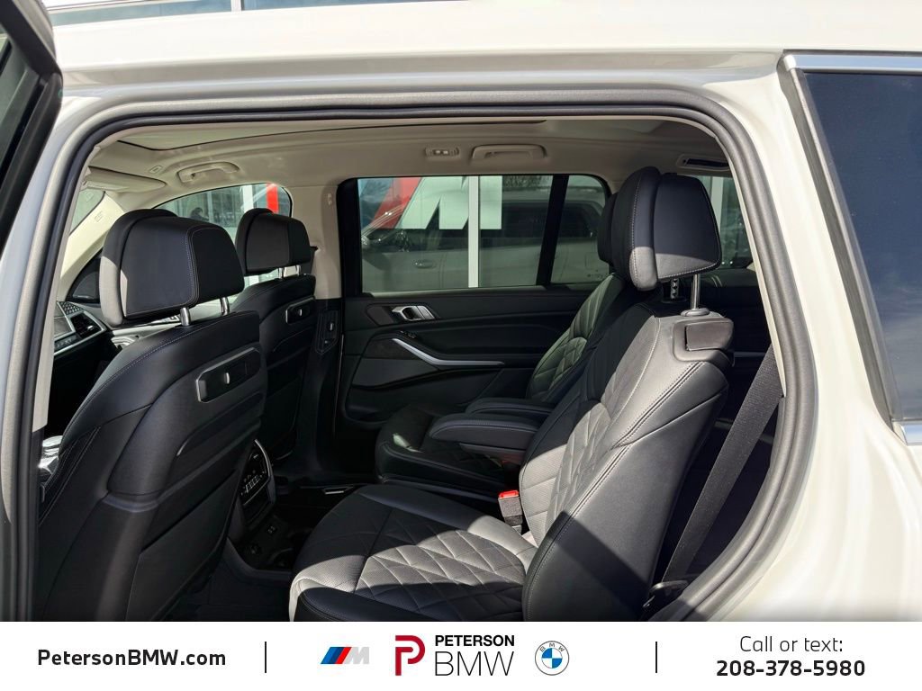 Used 2024 BMW X7 xDrive40i image 18
