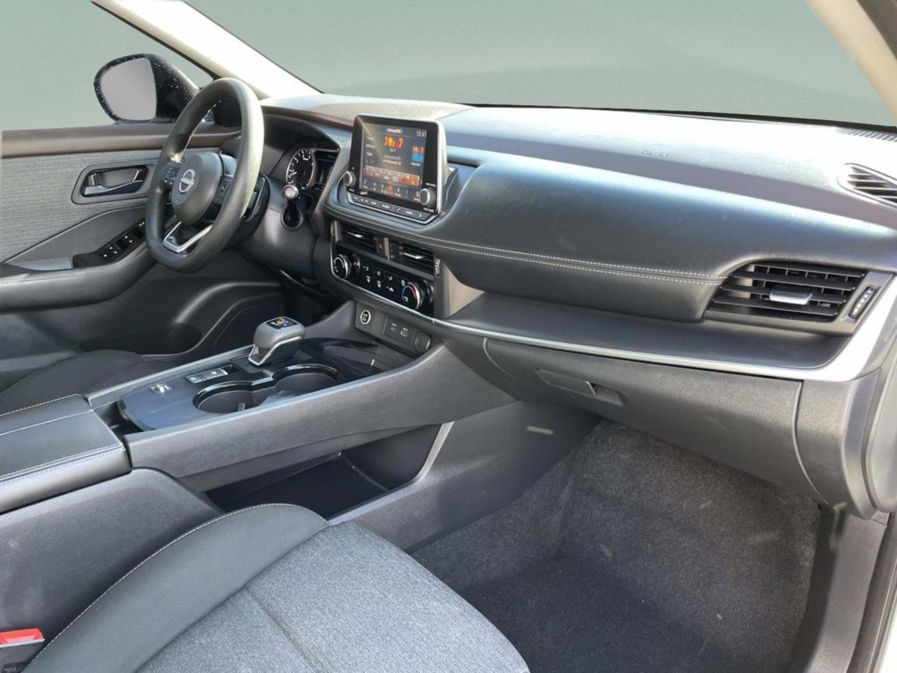 Used 2022 Nissan Rogue S image 16