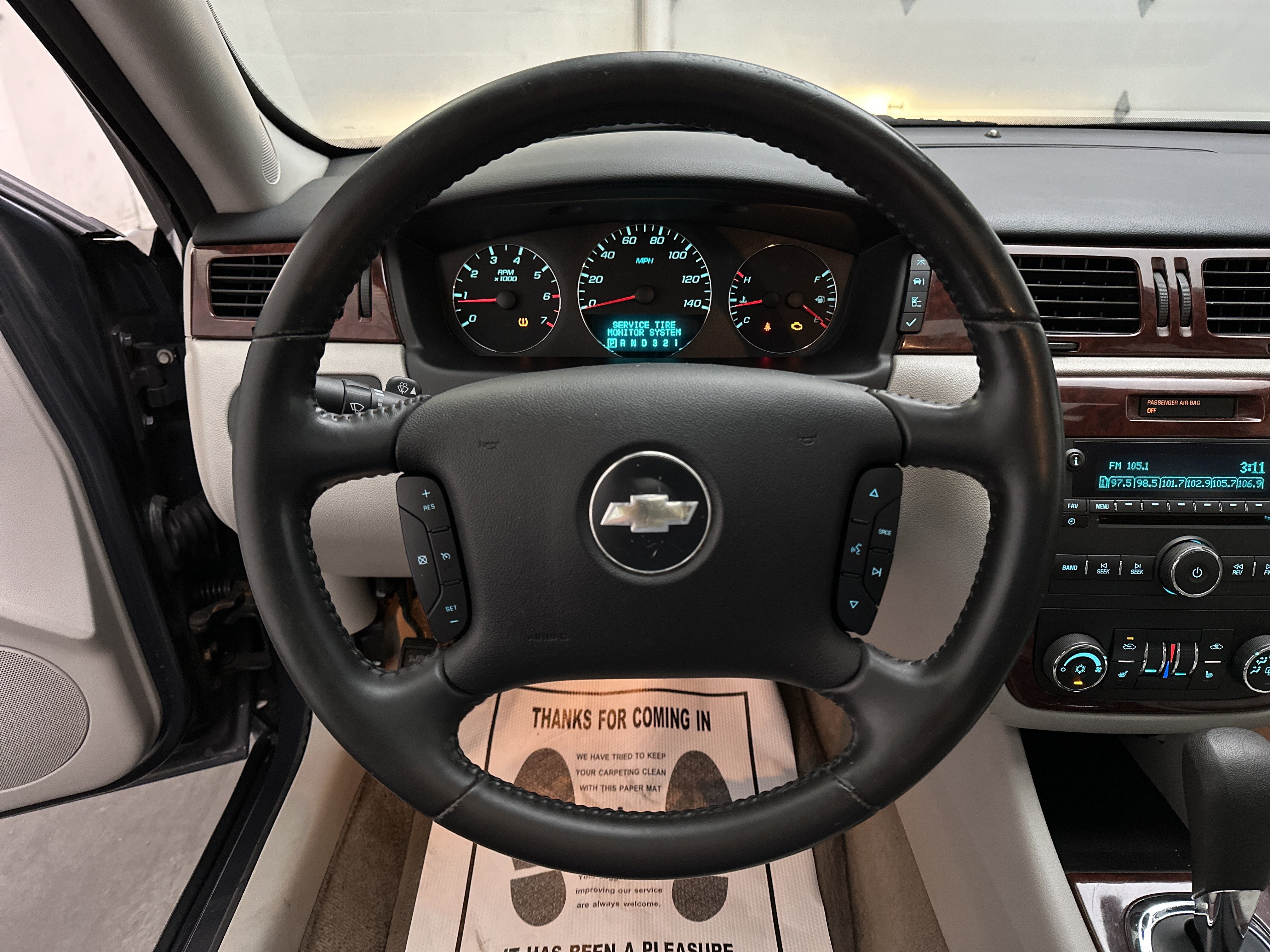 Used 2008 Chevrolet Impala LTZ FWD image 23
