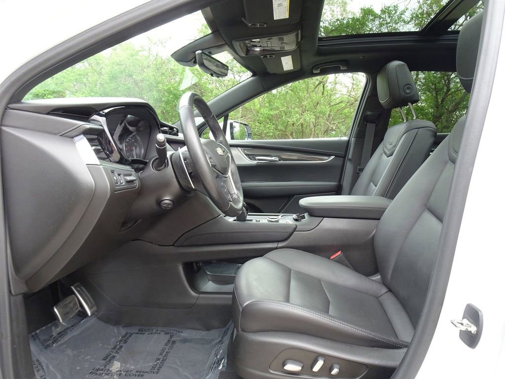 Certified 2023 Cadillac XT5 Sportv w/ Technology Package AWD/4WD image 8