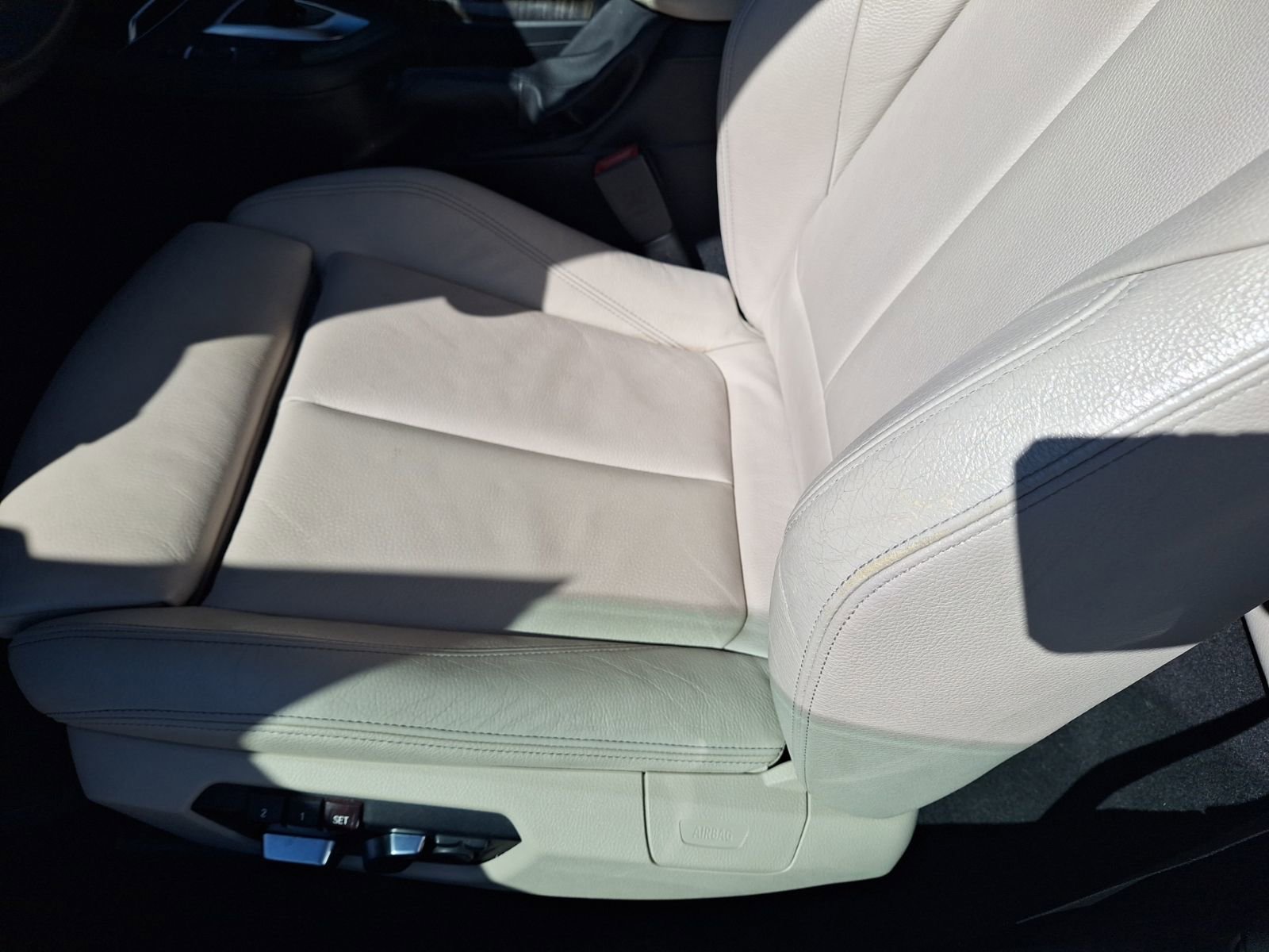 Used 2020 BMW 230i Convertible w/ Premium Package image 15