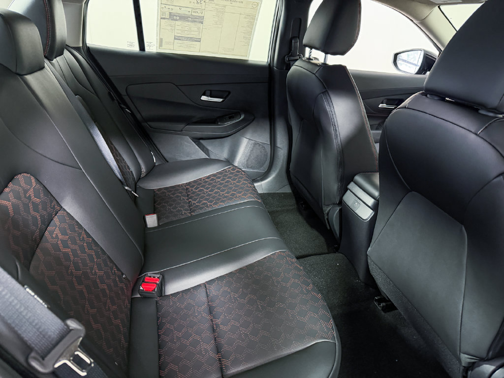 New 2027 Nissan Sentra SR FWD image 30