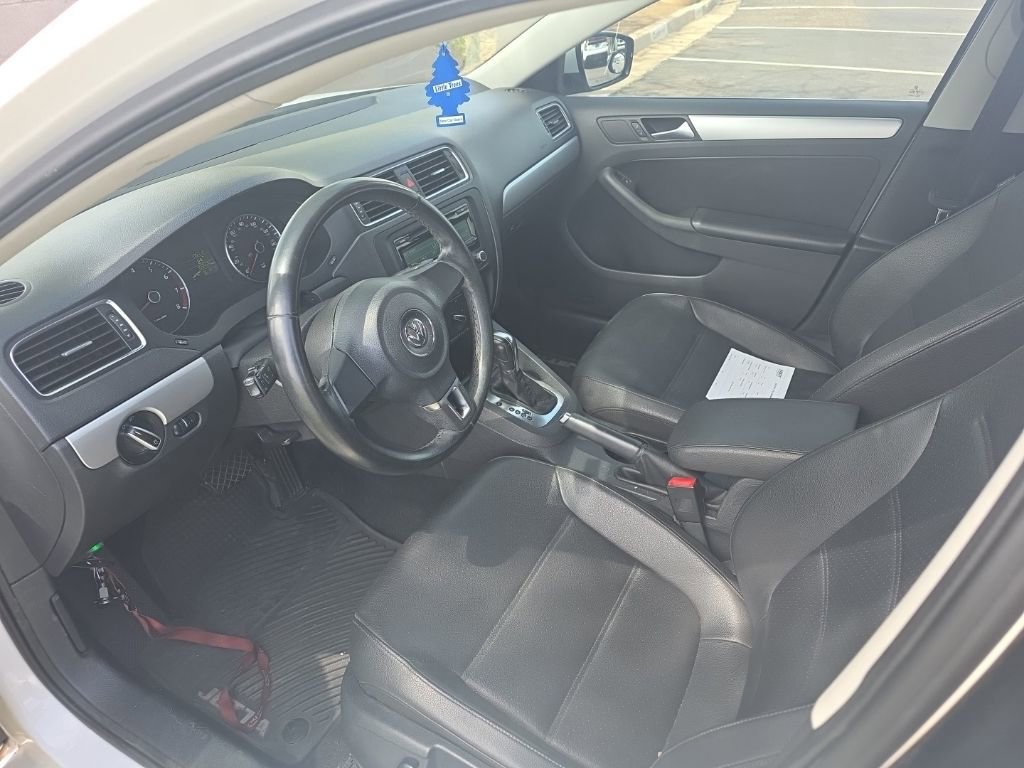 Used 2013 Volkswagen Jetta SE FWD image 6