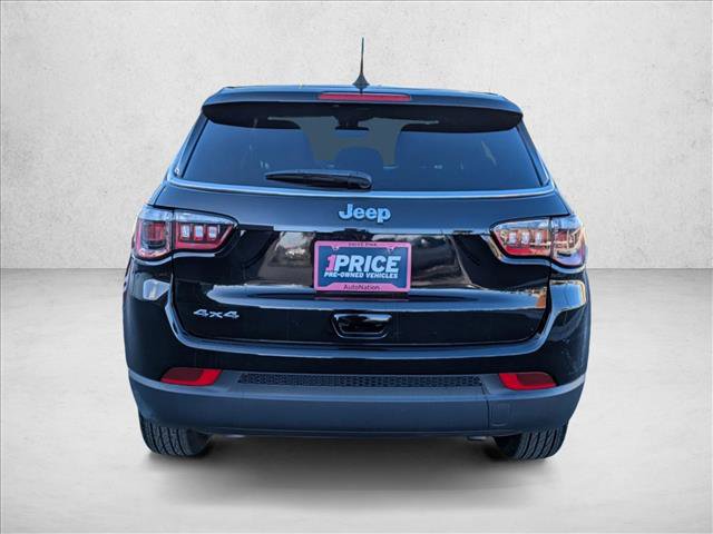 Used 2025 Jeep Compass Sport w/ Mopar Graphics Package image 4