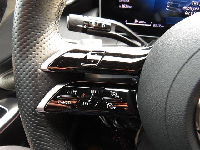 Certified 2025 Mercedes-Benz GLC 300 4MATIC image 11