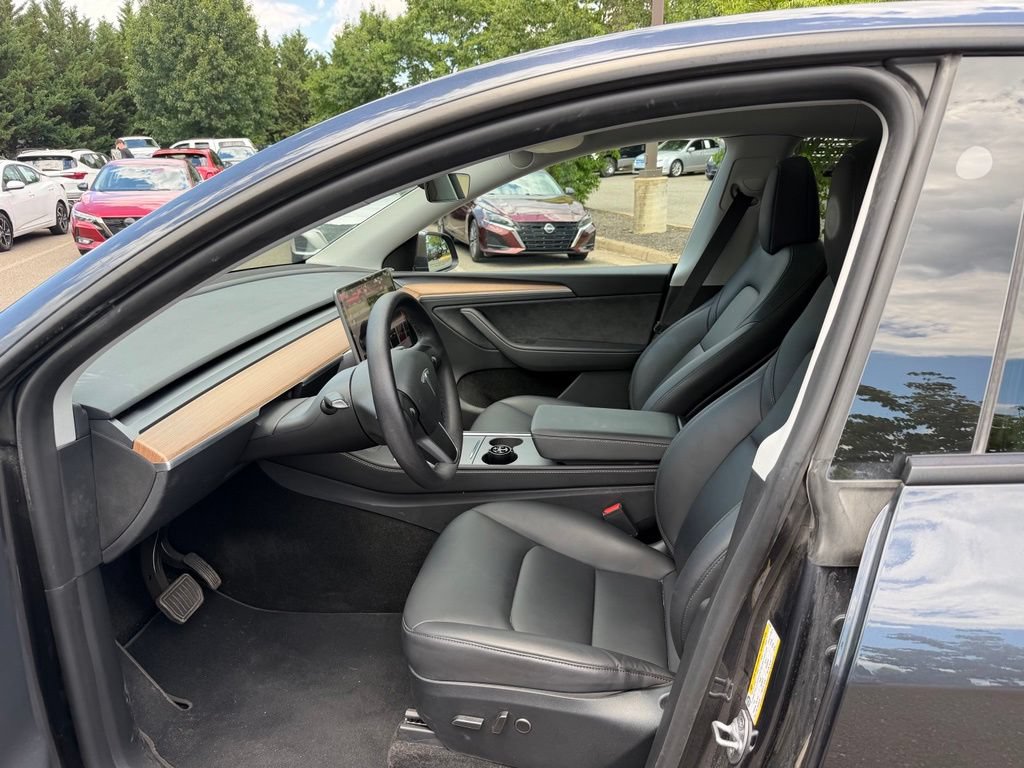 Used 2024 Tesla Model Y Long Range AWD/4WD image 9