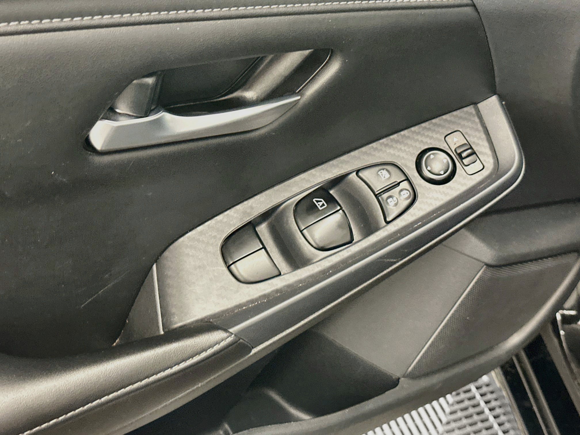 Used 2024 Nissan Sentra SV FWD image 15