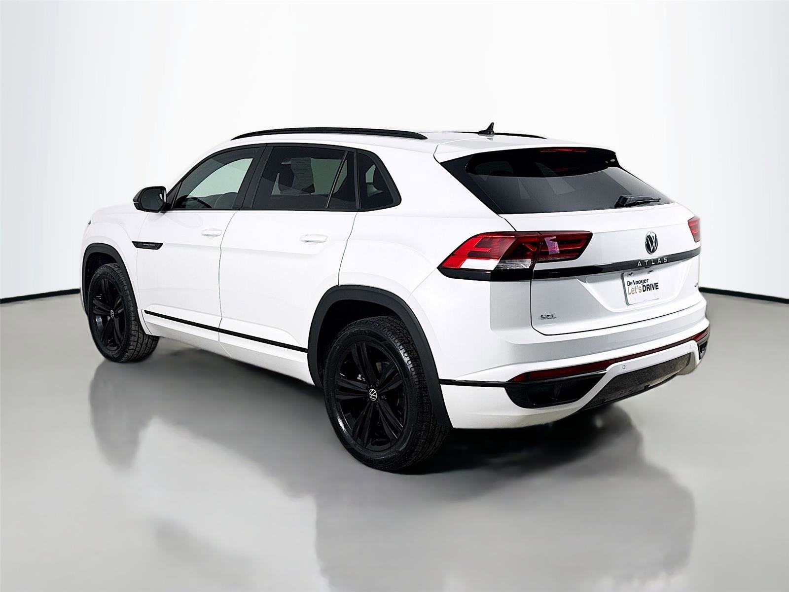 Used 2023 Volkswagen Atlas Cross Sport SEL R-Line AWD/4WD image 7
