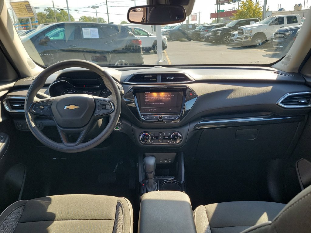 Used 2022 Chevrolet TrailBlazer LT w/ Convenience Package FWD image 13