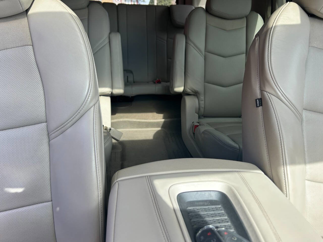 Used 2020 Cadillac Escalade ESV Luxury image 29