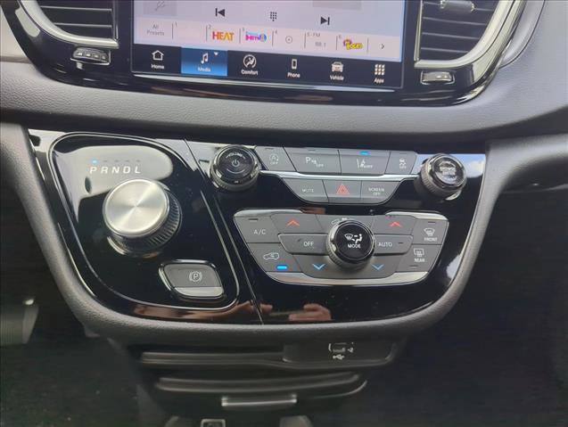 New 2026 Chrysler Voyager LX FWD image 11