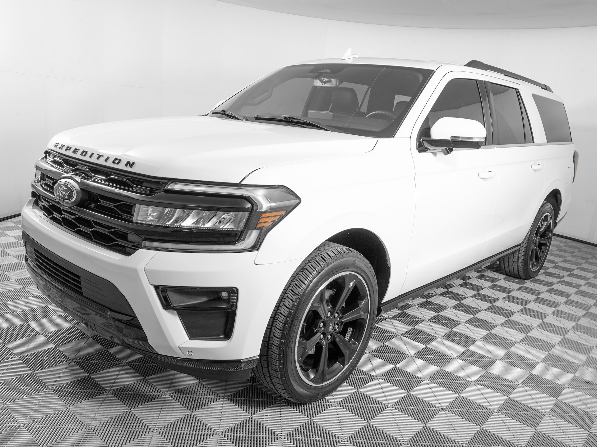 Used 2024 Ford Expedition Max Limited image 8