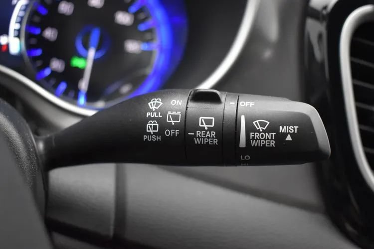 Used 2025 Chrysler Pacifica Select FWD image 26
