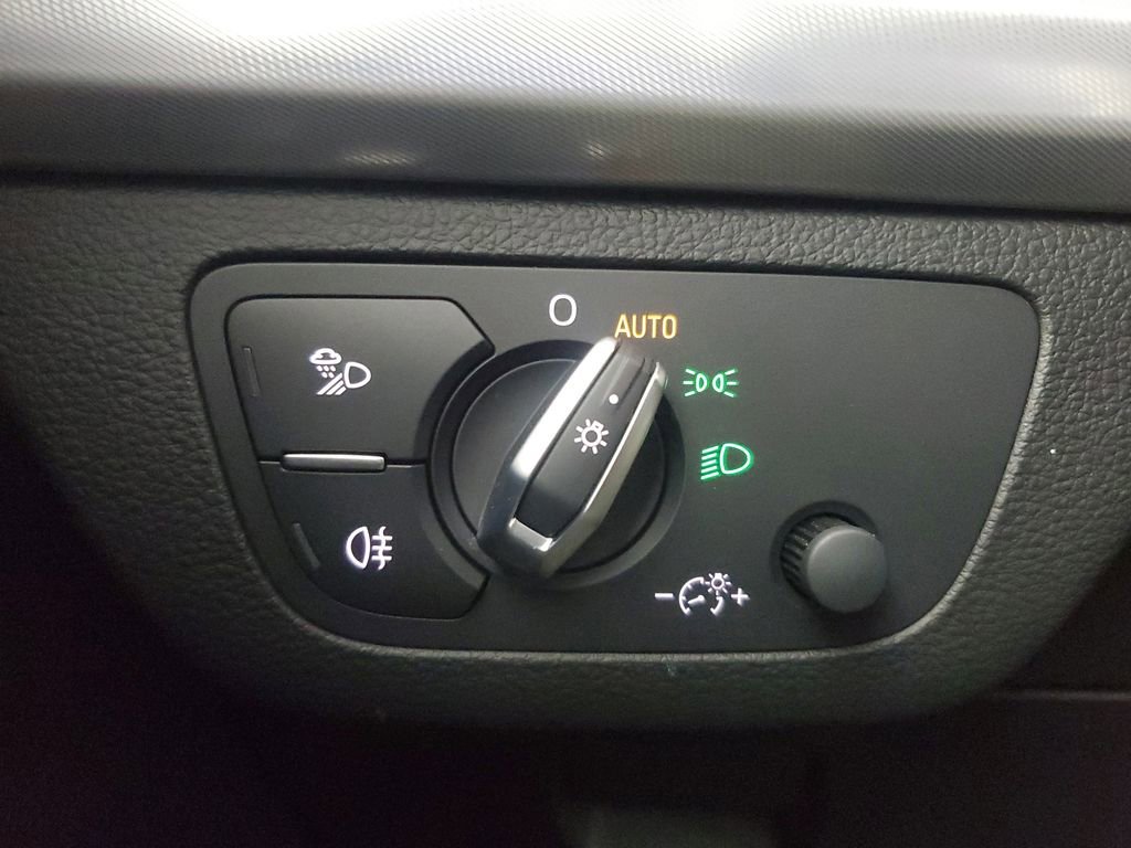 Certified 2025 Audi Q5 2.0T Premium AWD/4WD image 35