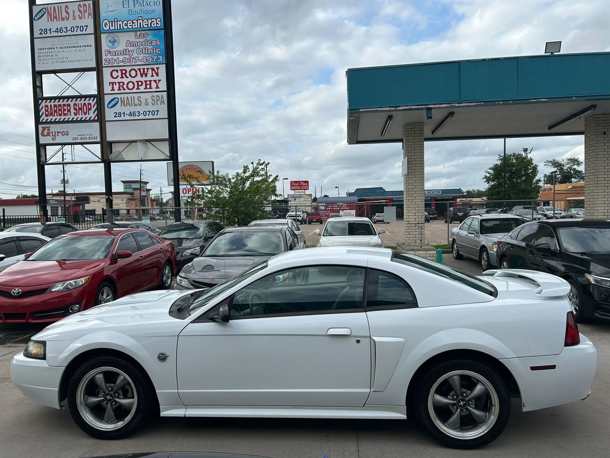 Used 2004 Ford Mustang GT Premium RWD image 2