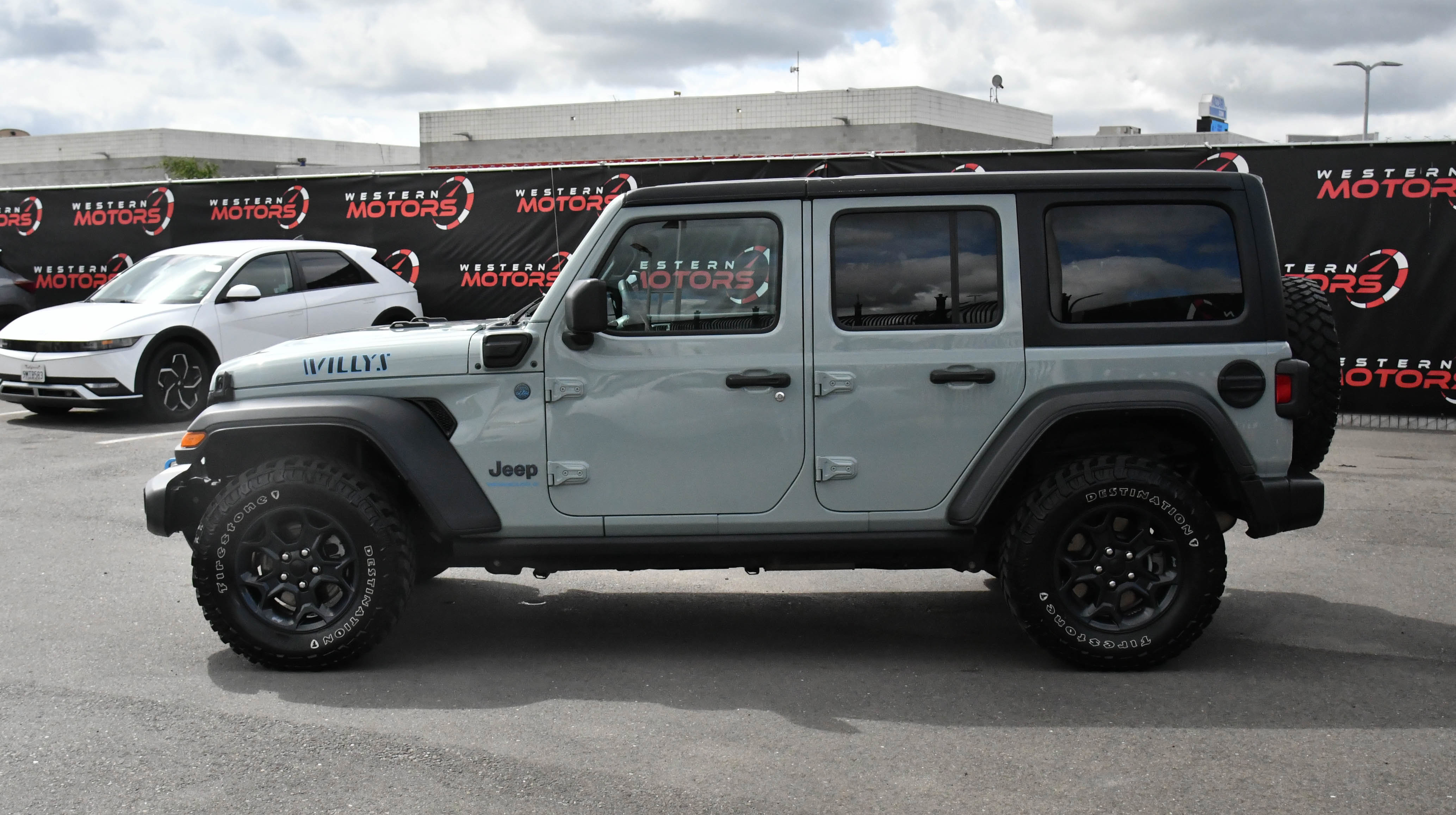 Used 2023 Jeep Wrangler Unlimited AWD/4WD image 4
