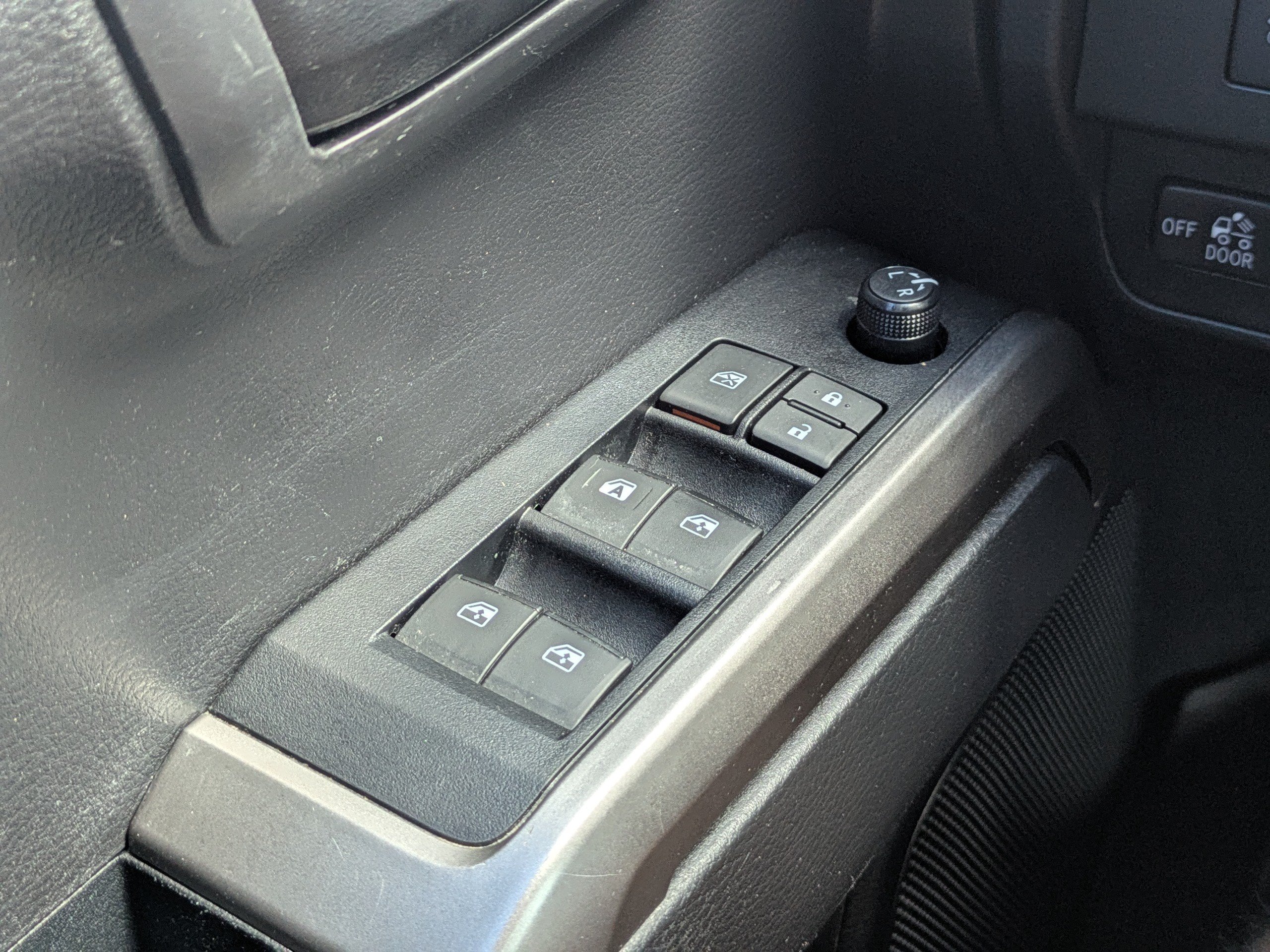 Used 2022 Toyota Tacoma SR5 RWD image 24