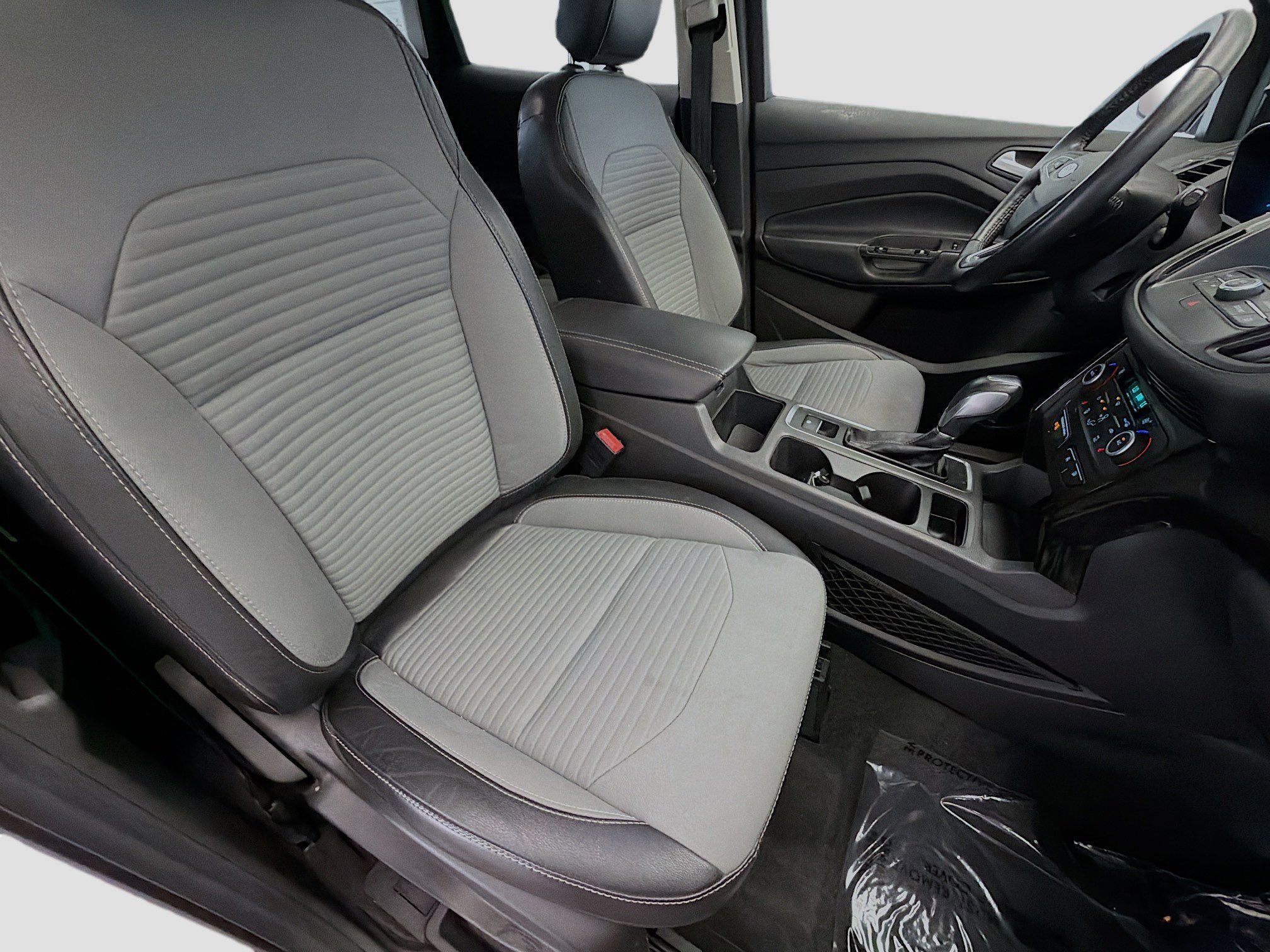 Used 2019 Ford Escape SE image 15