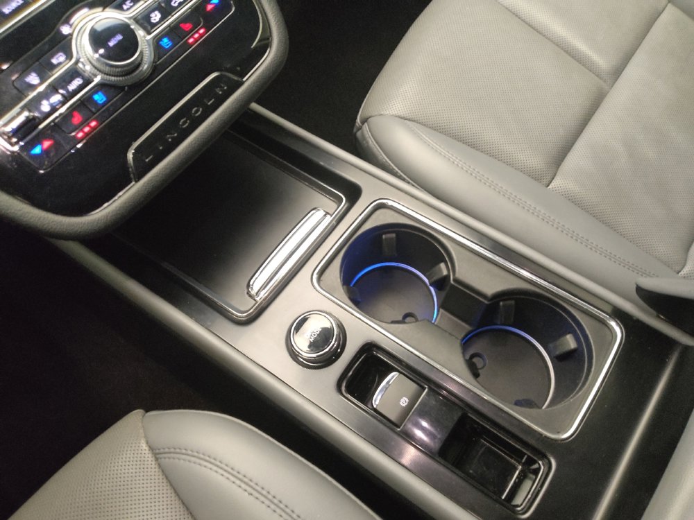 Used 2022 Lincoln Corsair AWD w/ Premium Package image 26