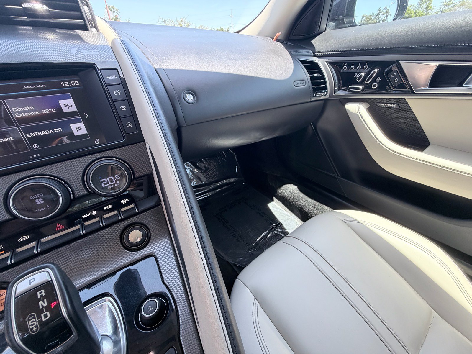 Used 2016 Jaguar F-TYPE S RWD image 10