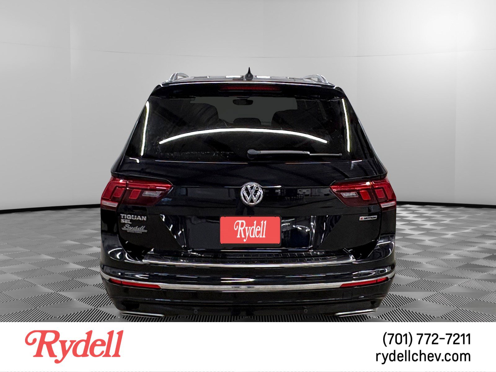 Used 2020 Volkswagen Tiguan SEL Premium R-Line w/ 3rd Row Seat Package image 4