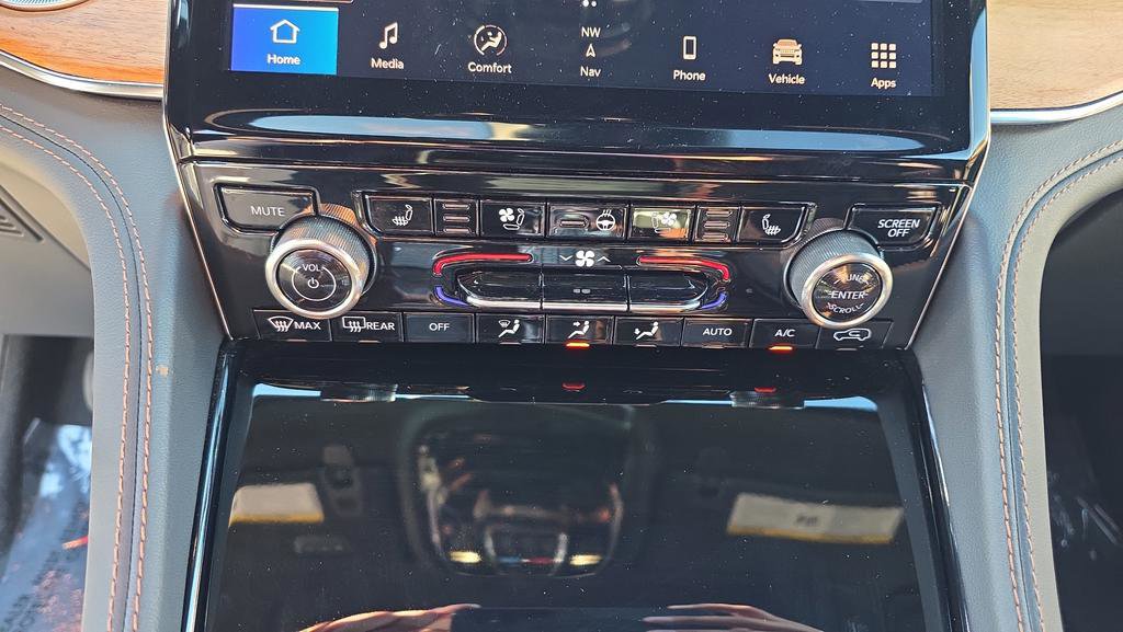 Used 2023 Jeep Grand Cherokee Summit image 22