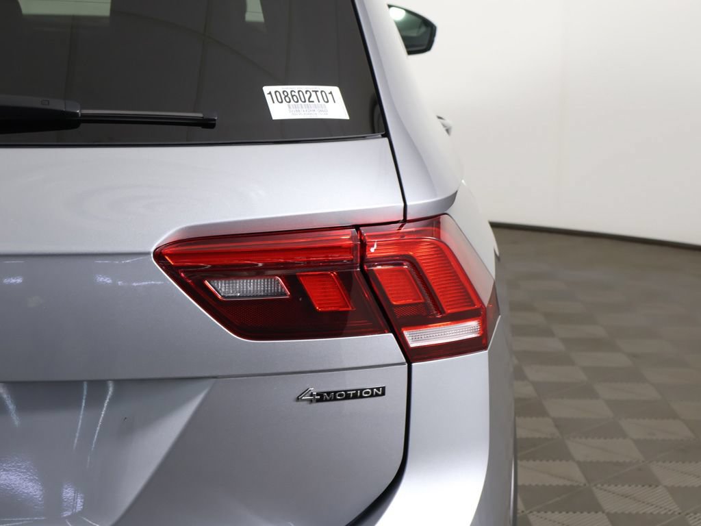 Used 2024 Volkswagen Tiguan SE R-Line AWD/4WD image 17