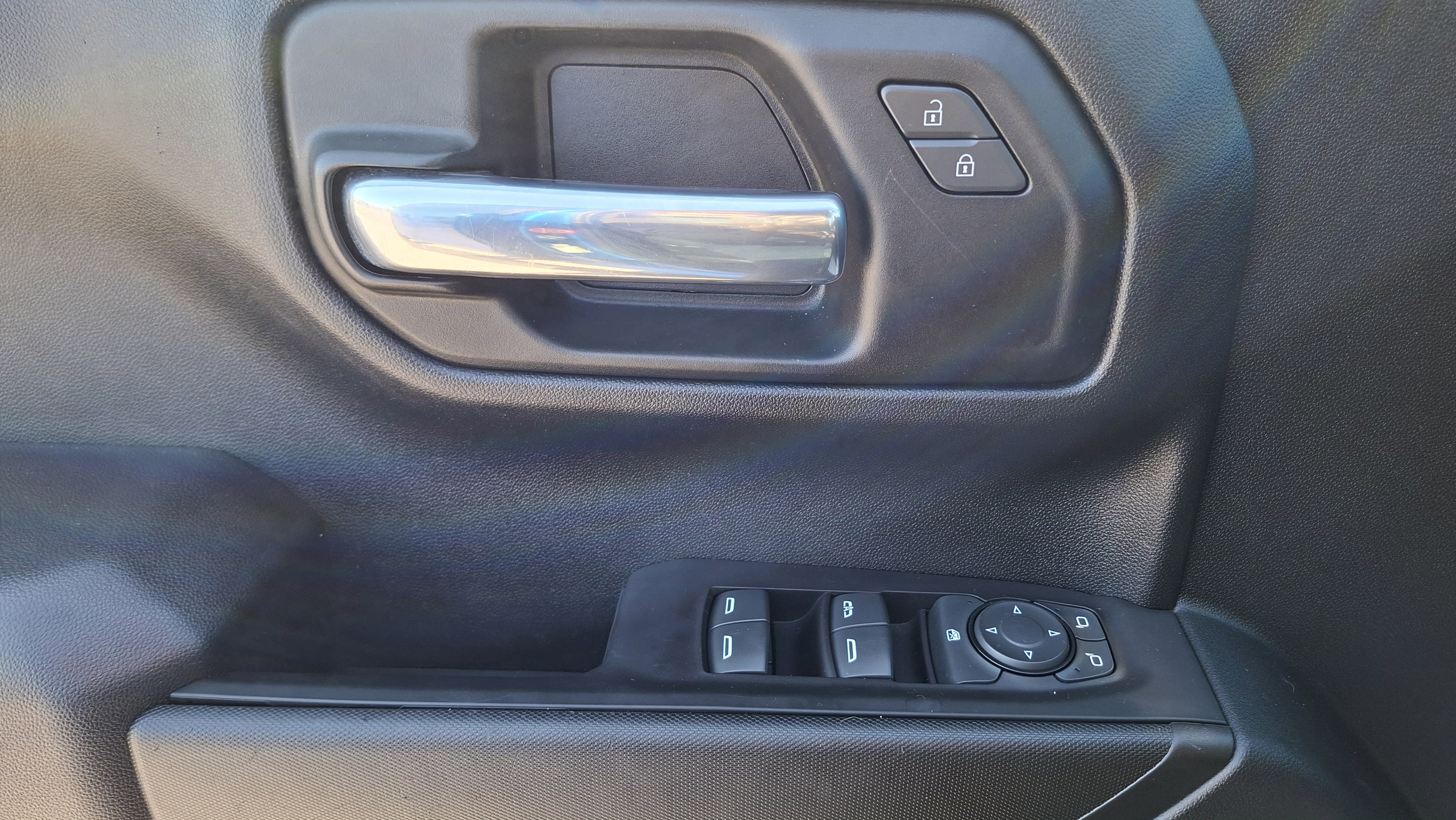 Used 2022 Chevrolet Silverado 1500 Custom w/ Rally Edition image 17