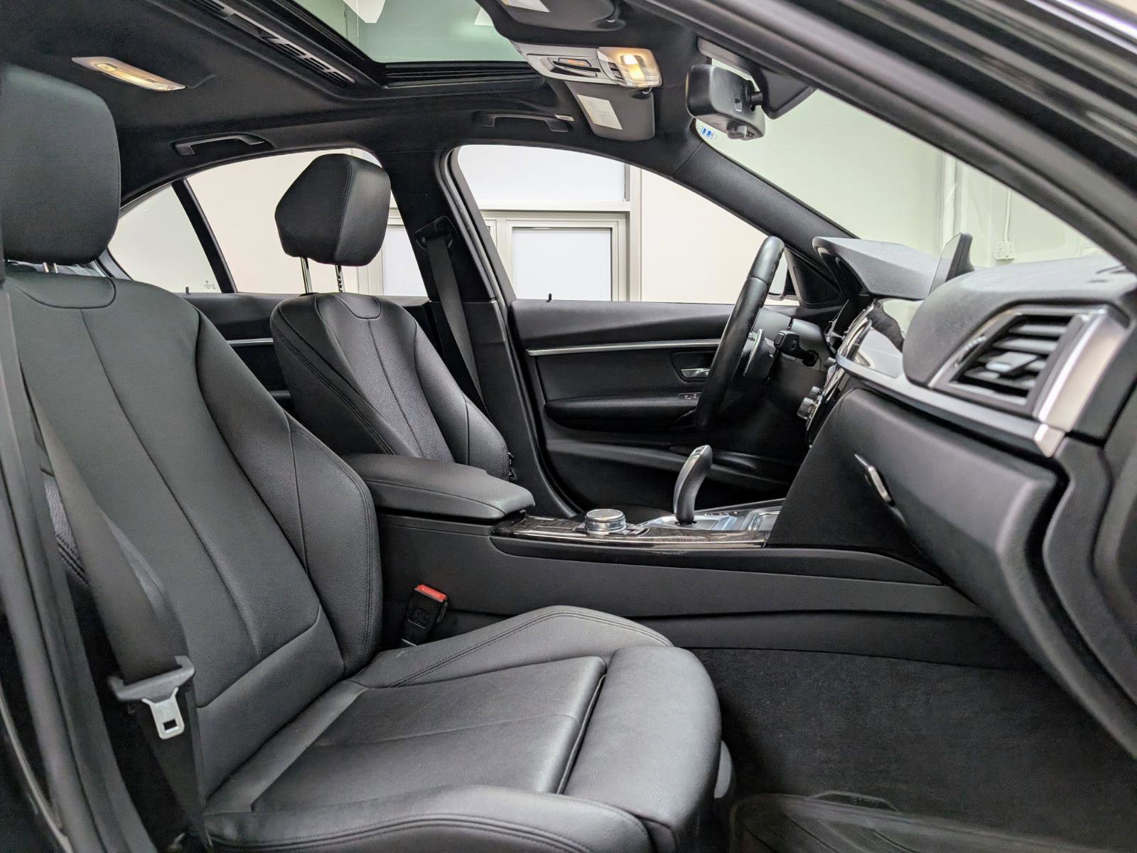 Used 2017 BMW 330e RWD image 22