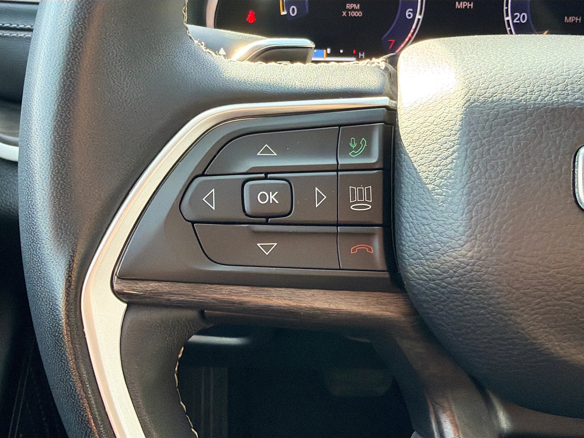 Used 2023 Jeep Grand Cherokee L Limited image 38