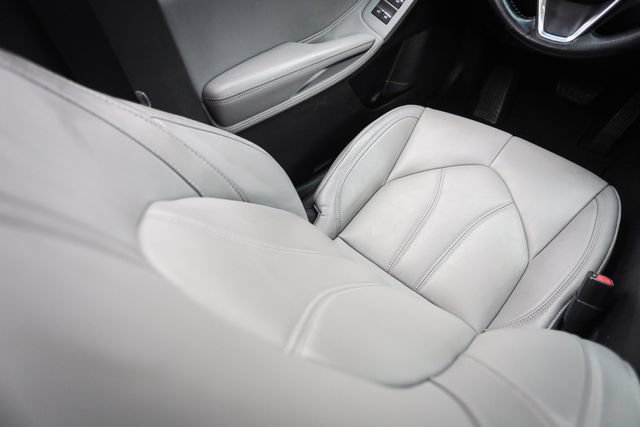 Used 2020 Toyota Avalon XLE w/ Moonroof Package FWD image 35