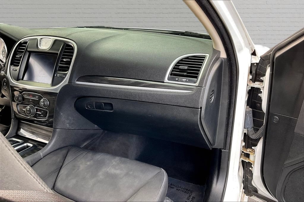 Used 2018 Chrysler 300 Touring w/ Sport Appearance Package RWD image 16