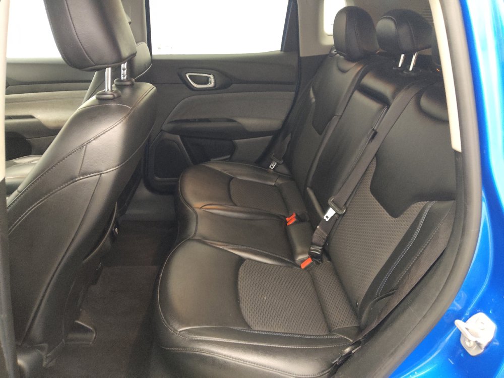 Used 2022 Jeep Compass Latitude w/ Mopar Graphics Package FWD image 18