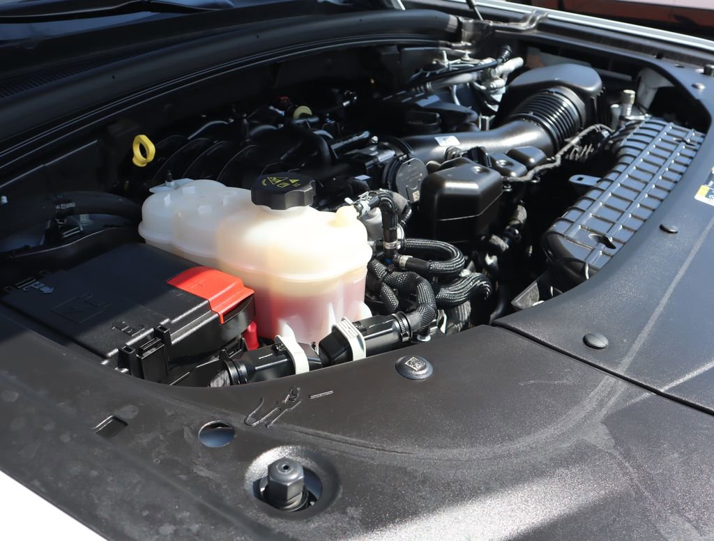 Used 2024 Jeep Grand Cherokee Altitude RWD image 14