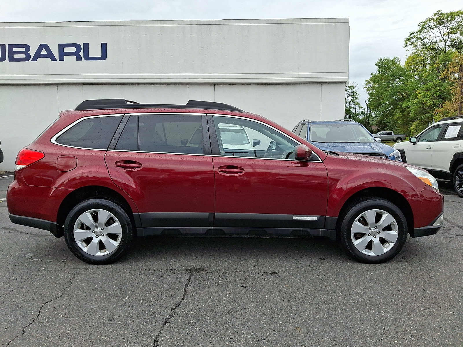 Used 2011 Subaru Outback 2.5i Premium AWD/4WD image 7